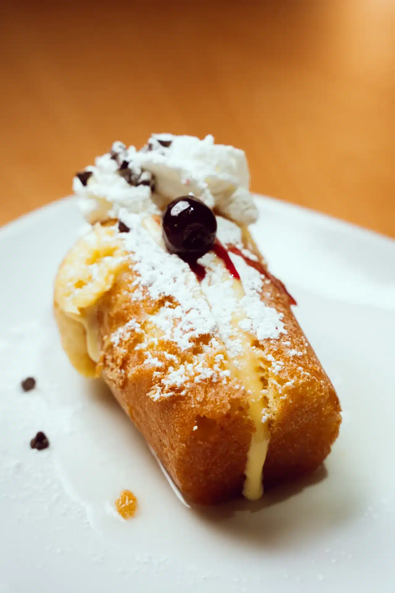 Dolce alla crema con amarena